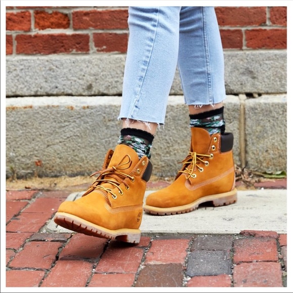 Timberland Shoes - SALe!!! NIB Timberland Rhinebeck 6” Boot wheat